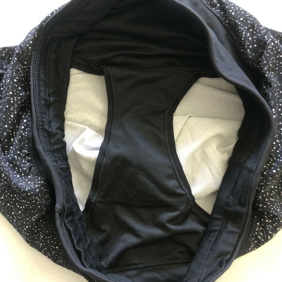 Lululemon Women Night View White Black Print 4" Low Rise Run Times Short II 8 - Picture 2 of 7